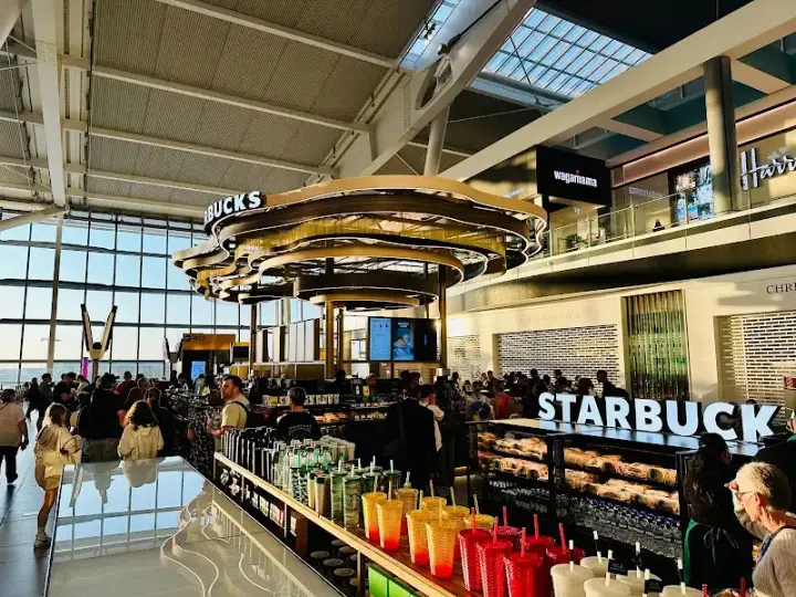 Starbucks in Hounslow, Greater London